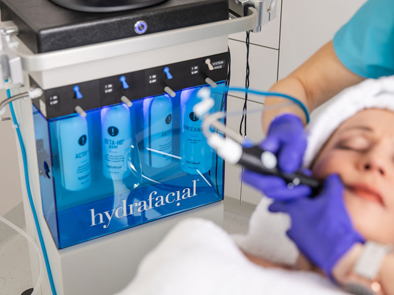 Hydrafacial Behandlung bei Medizin am Hauptbahnhof in Wien